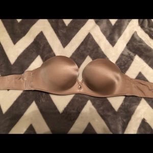 Victoria’s Secret strapless bra. Size 34B